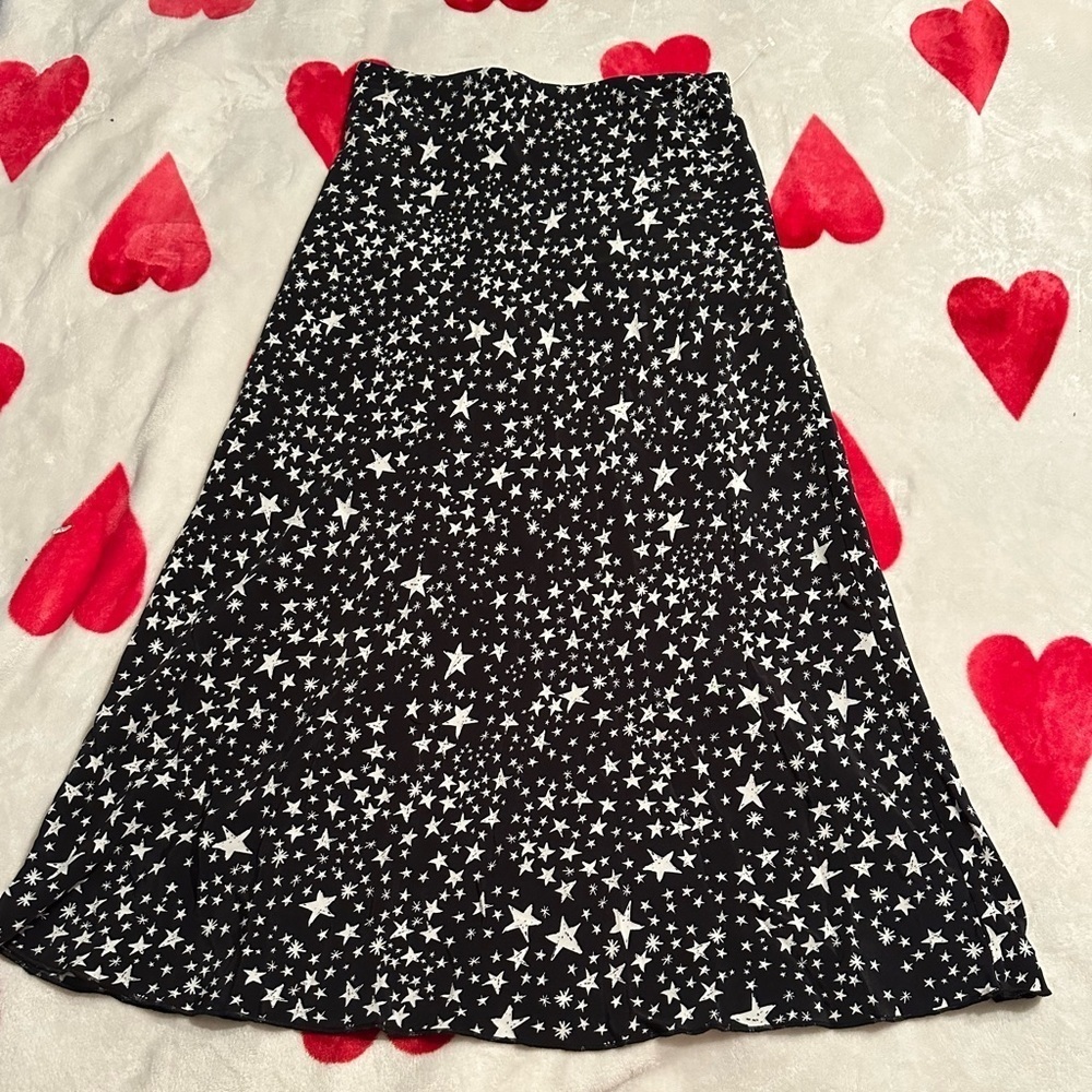 NWOT Fifteen Twenty Women's Bias Cut Midi Skirt In Print Stars - Picture 3 of 11
